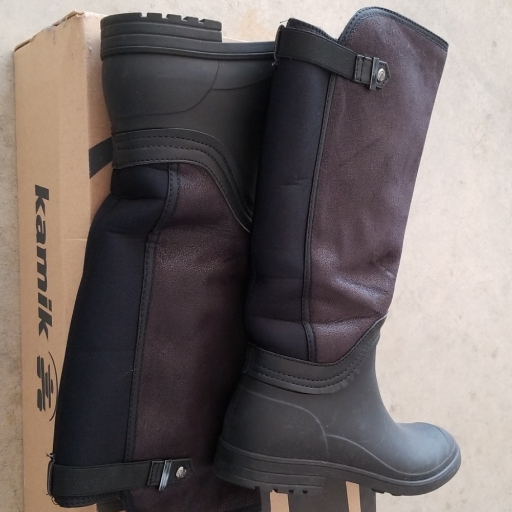 Kamikaze rain boots
